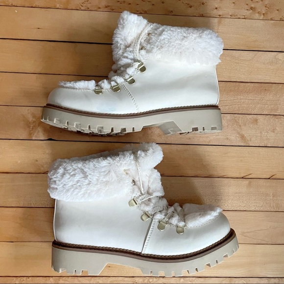 SOLD! Faux fur Kilbourn boots from Circus by Sam Edelman - Picture 6 of 9